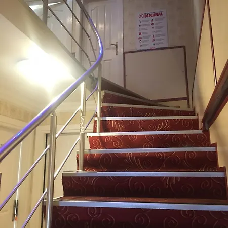 Boss Hotel *